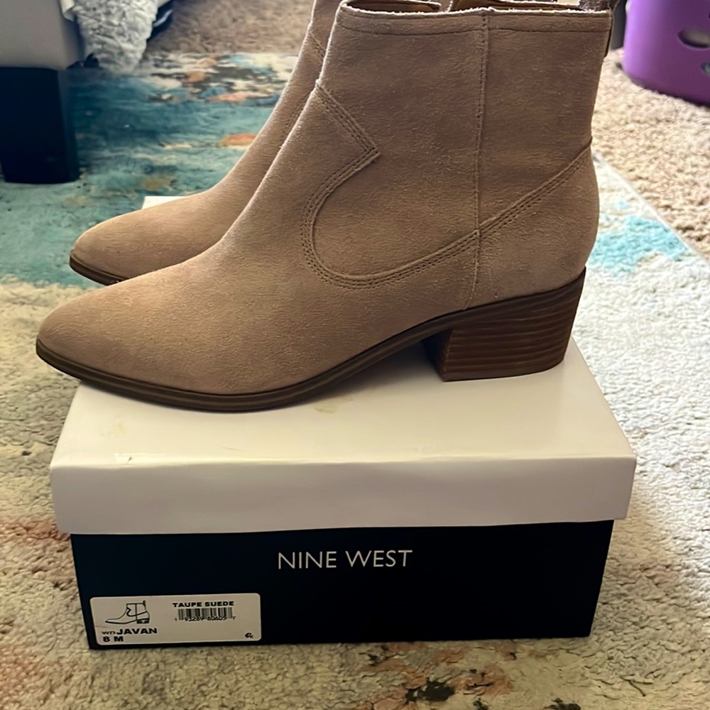 Nine West. Taupe suede booties